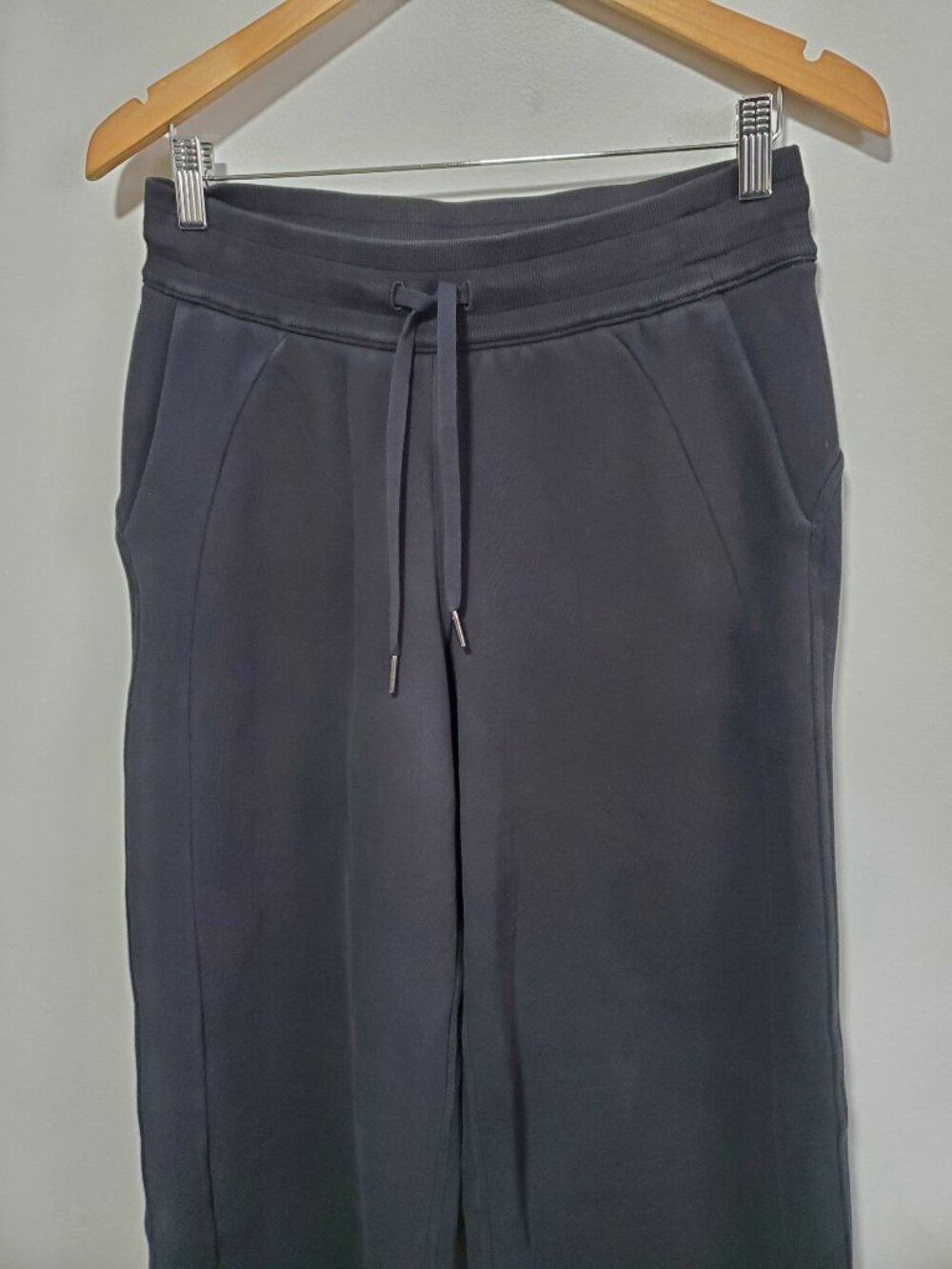 LULULEMON Scuba Mid-Rise Wide-Leg 30" Track Pant Black Sz 6 Full Length Fleece - Picture 5 of 12